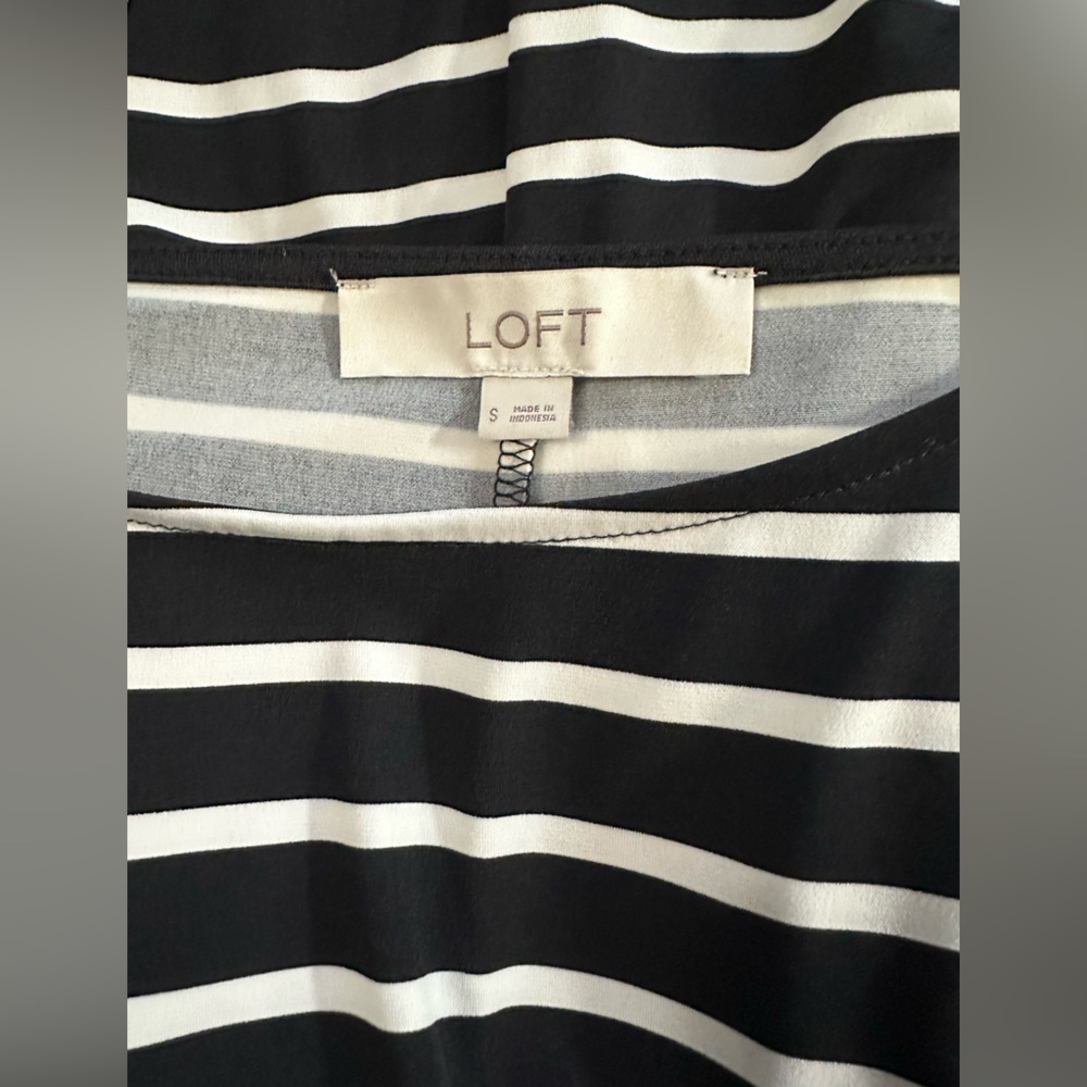 Loft black and white striped dress with elastic waist. Size Small. - Picture 4 of 5